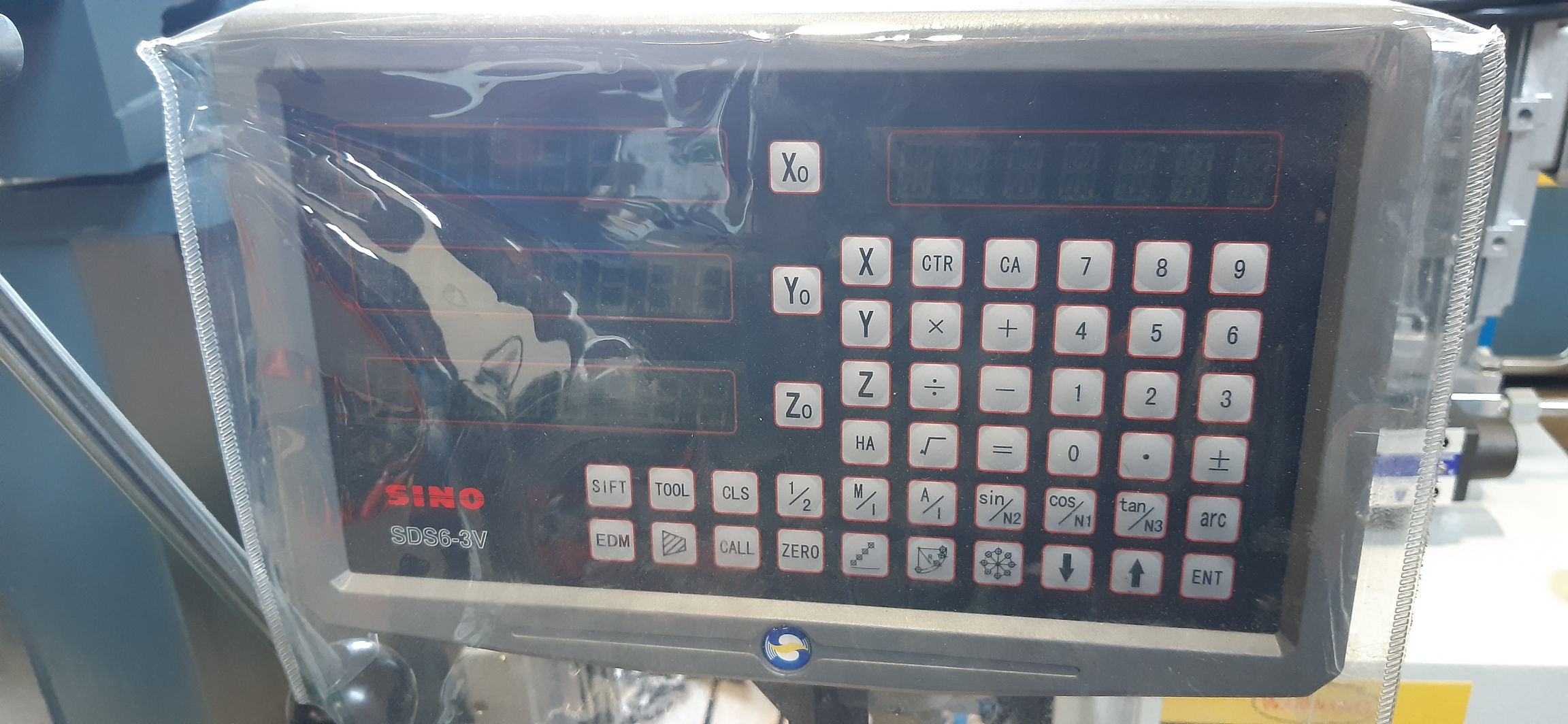 Milling machine, XZX7550CW Geared head with 3 Axis DRO