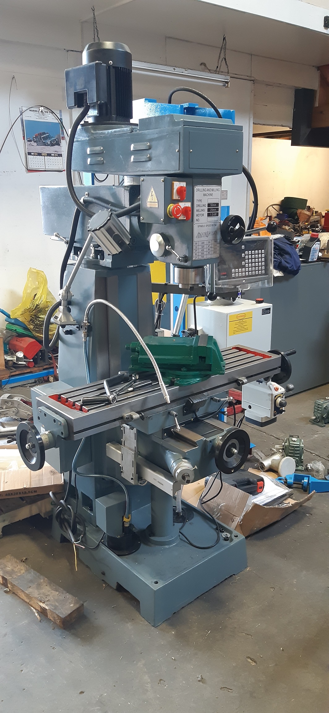 Milling machine, XZX7550CW Geared head with 3 Axis DRO