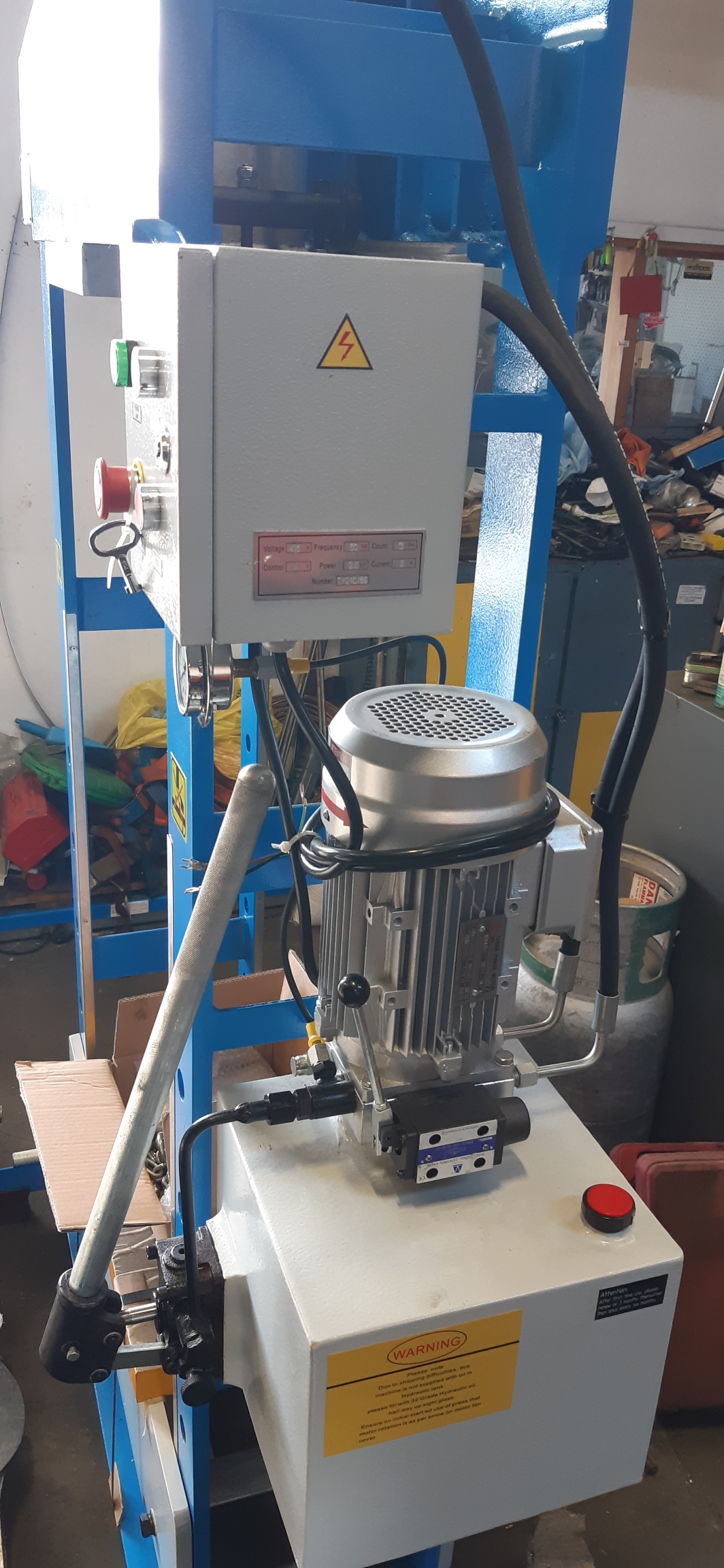 Hydraulic press 60 ton, 3 phase with manual pump, sliding head new