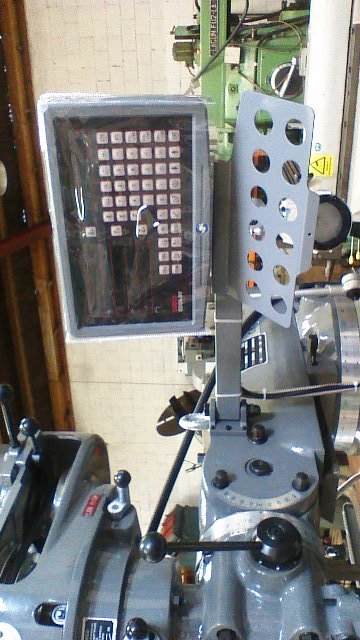 Turret milling machine New(bridgeport) Tasmac X6323A single phase NT30 3 axis DRO, 1 axis power feed, Table 1250x230mm